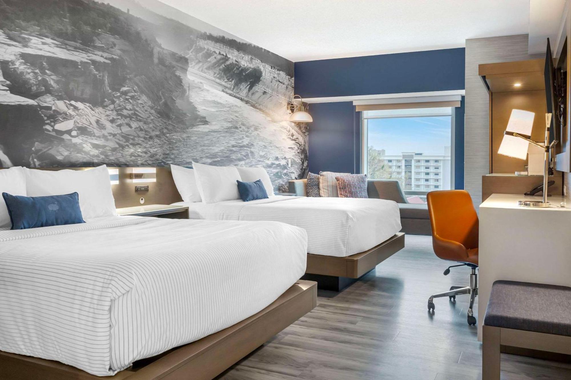 Cambria Hotel *