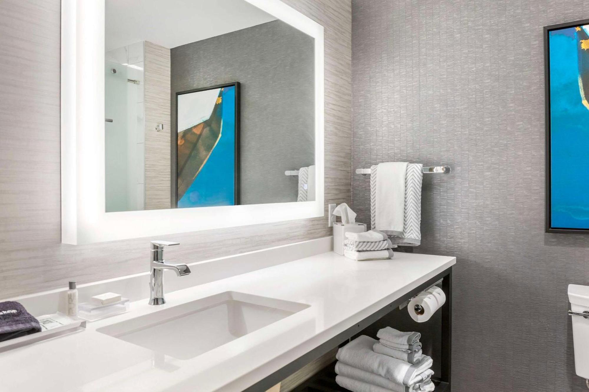 Cambria Hotel