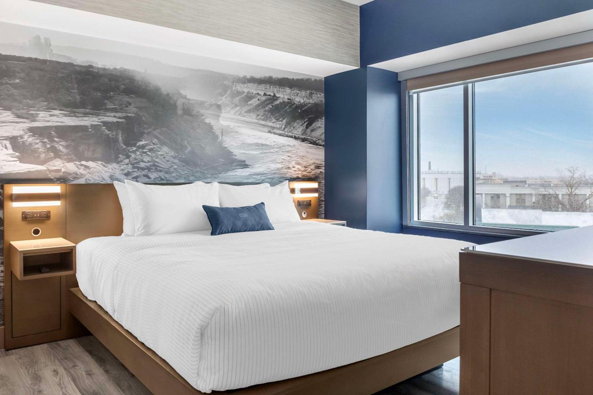 Hotel Cambria *