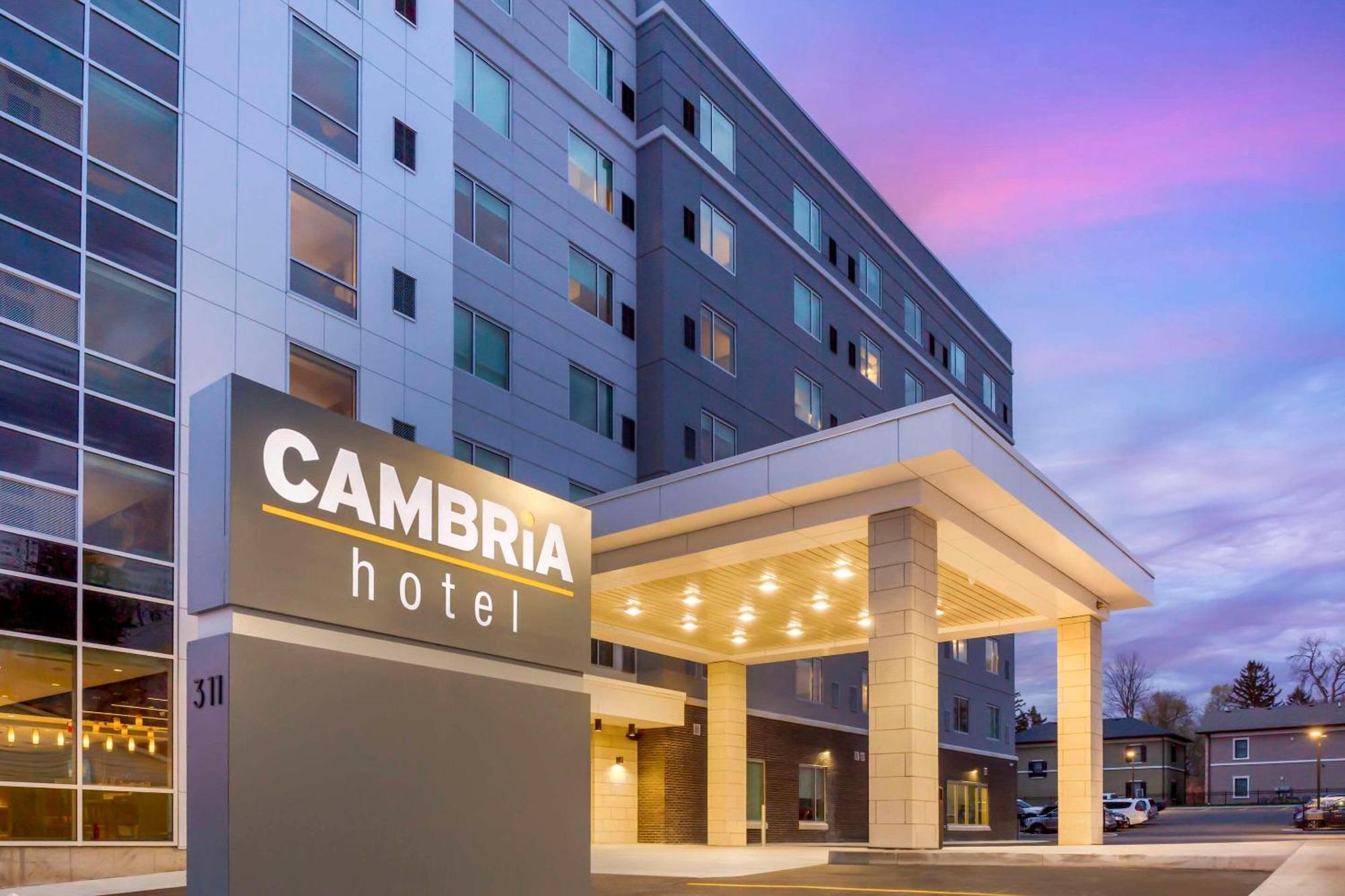 Cambria * Niagara Falls